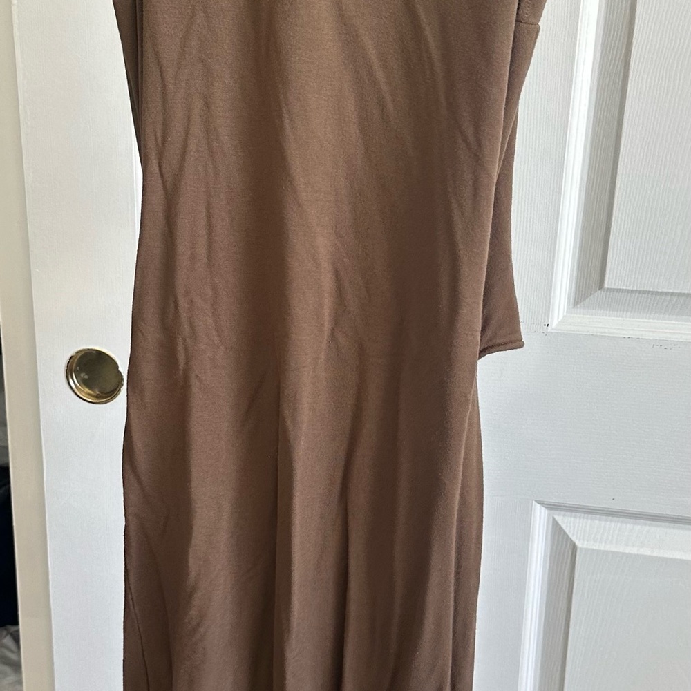 Mod Ref One-Shoulder Brown Midi Dress